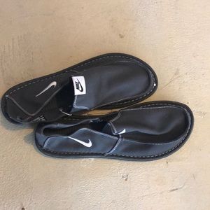 nike golf grill room sandals